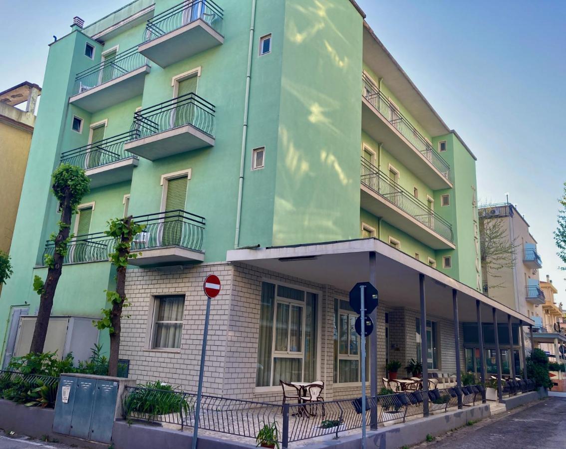 Alevon Hotel Rímini Exterior foto